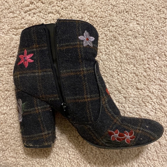 Embroidered Bootie - Picture 2 of 3